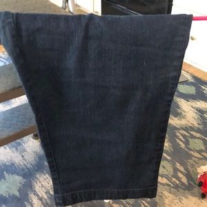 Dark blue jeans capris